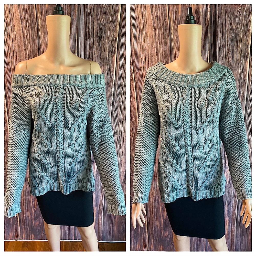 Aakaa size medium NWT gray boho knit sweater